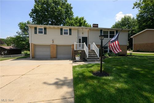 514 Pershing Ave Se, North Canton, OH, 44720-3161 | Card Image