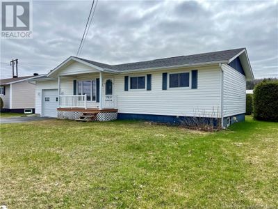 727 4 E Ave, House other with 3 bedrooms, 2 bathrooms and null parking in Grand Falls NB | Image 2