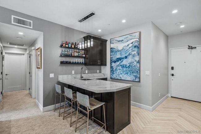 1301 - 5845 Friars Rd, Condo with 3 bedrooms, 2 bathrooms and 2 parking in San Diego CA | Image 6
