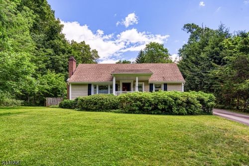 28 Saw Mill Rd, Warren, NJ, 07059-5104 | Card Image