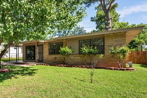 612 Elm St, Hurst, TX, 76053-5506 | Card Image