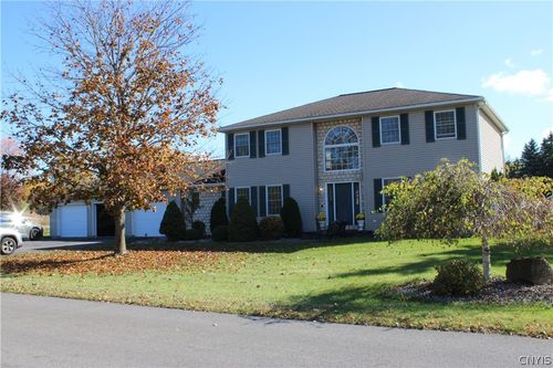 1 Higby Hills Dr, New Hartford, NY, 13413-3509 | Card Image