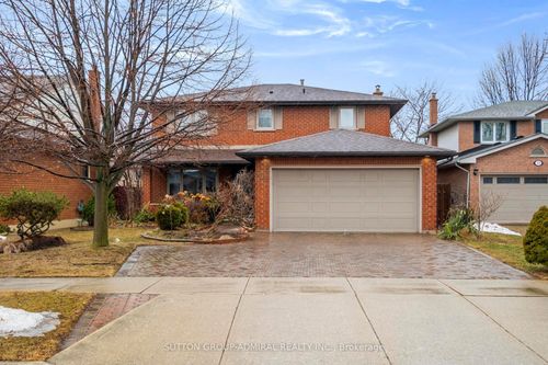 47 Sandy Dr, Stoney Creek, ON, L8E4X4 | Card Image