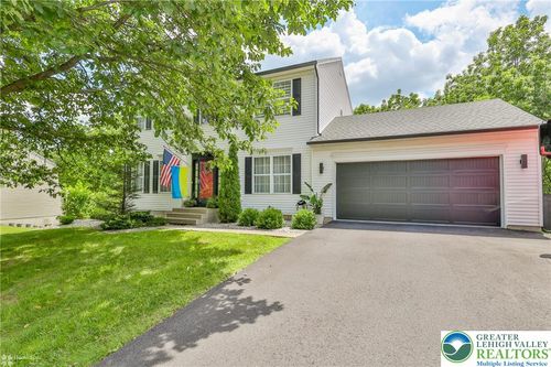 307 Ramblewood Dr, Forks Twp, PA, 18040-8449 | Card Image