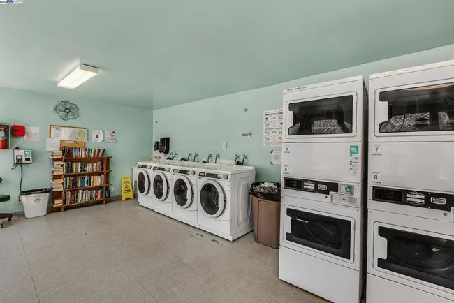 UNIT-212 - 325 Kitty Hawk Rd, Condo with 2 bedrooms, 1 bathrooms and 1 parking in Alameda CA | Image 29