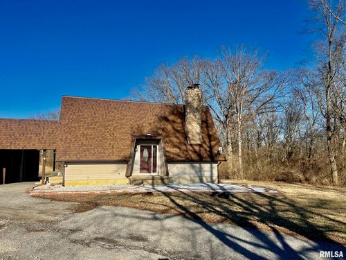 700 Moonglow Road, Walnut Hill, IL, 62893 | Card Image