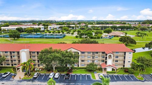 212a-901 Sw 128th Ter, PEMBROKE PINES, FL, 33027-7130 | Card Image