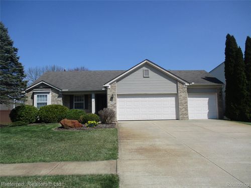 9153 Lakewood Dr, Whitmore Lake, MI, 48189-8200 | Card Image