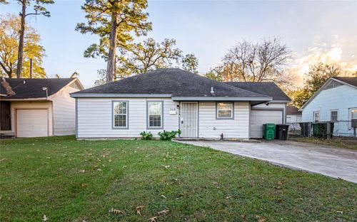 3818 Blodgett St, Houston, TX, 77004-6502 | Card Image