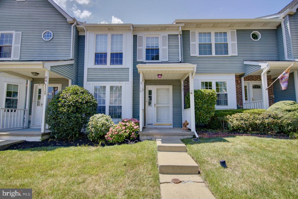 Fair Oaks Ct, Newtown, PA 18940