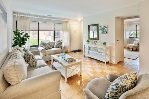 412 Marine Ln, West Babylon, NY, 11704-8209 | Card Image