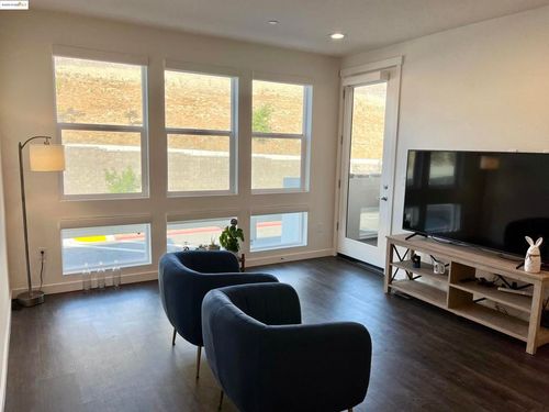 2700 Wildflower Station Pl, Antioch, CA, 94531-6390 | Card Image