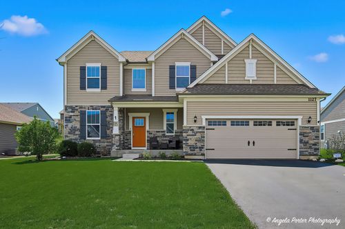 1127 Williamsbury Dr, Crystal Lake, IL, 60012-3805 | Card Image