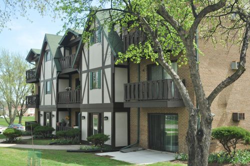 104-1110 Chalet Dr, Darien, IL, 60561-5174 | Card Image