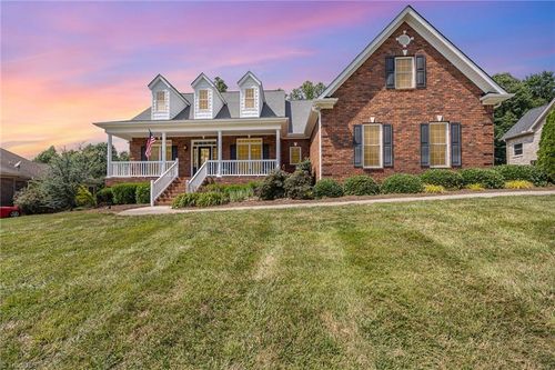6623 Aspen Forest Ln, Walkertown, NC, 27051-7202 | Card Image