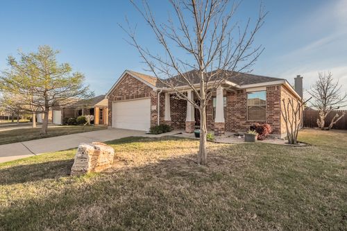 105 Rain Cloud Dr, Waxahachie, TX, 75165-8807 | Card Image