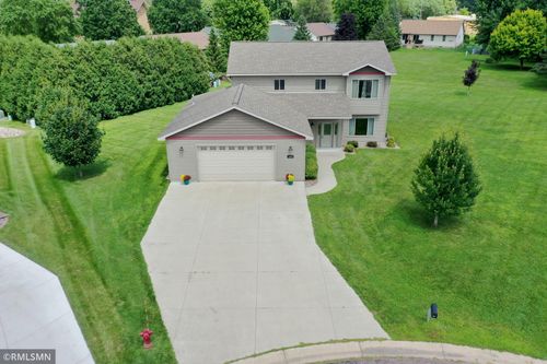 105 Taylor Cir, Le Sueur, MN, 56058-4573 | Card Image