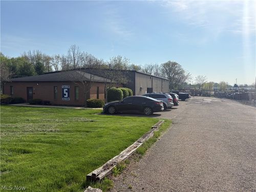 3822 Victory Ave, Louisville, OH, 44641-8601 | Card Image