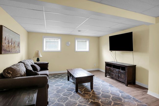 28 Cherry Ridge Blvd, House other with 4 bedrooms, 4 bathrooms and 4 parking in Fenwick ON | Image 18