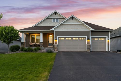 9062 7th St N, Lake Elmo, MN, 55042-4480 | Card Image