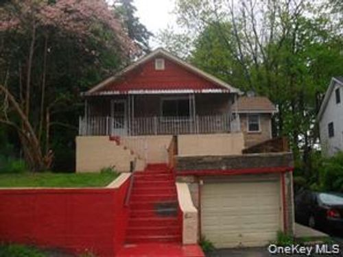 8 Smith St, Monticello, NY, 12701-1317 | Card Image