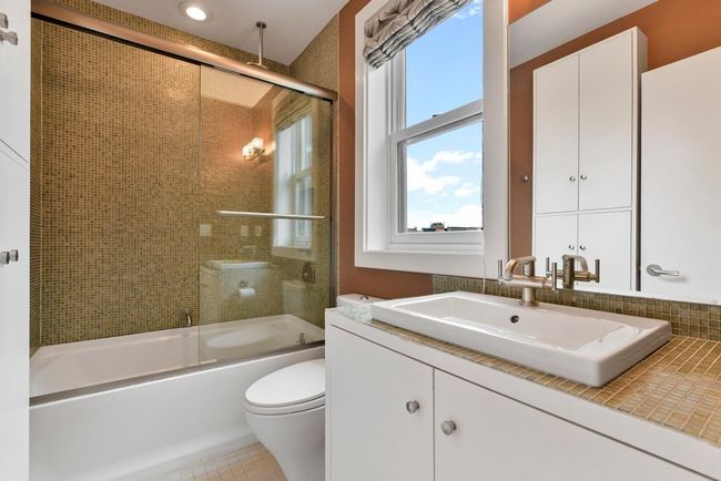 APT-4 - 382 Marlborough St, Condo with 3 bedrooms, 2 bathrooms and 1 parking in Boston MA | Image 17