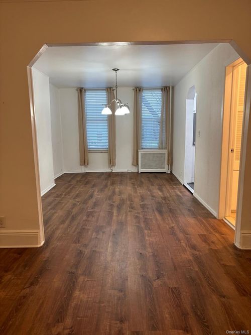 apt-2nd-71-29 Myrtle Ave, Glendale, NY, 11385-7204 | Card Image