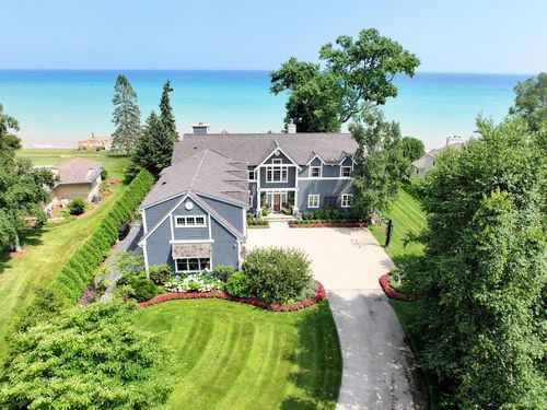 8100 N Beach Drive, Fox Point, WI, 53217 | Card Image
