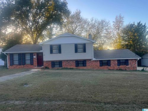 1426 Edgefield Ln, Hueytown, AL, 35023-5754 | Card Image