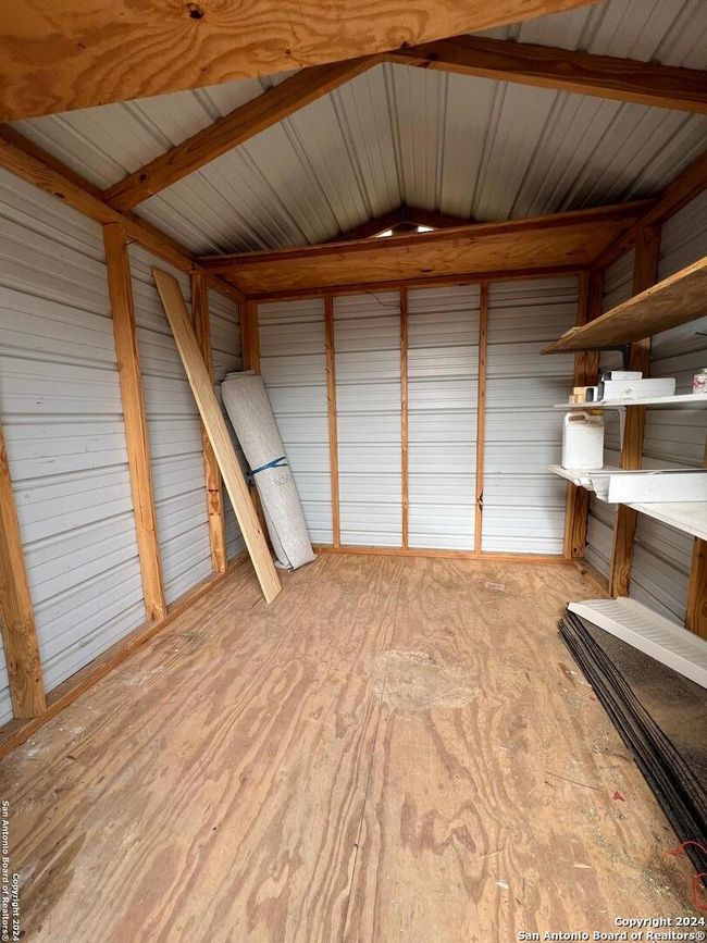 302 N Sheep Hill Rd, House other with 2 bedrooms, 1 bathrooms and null parking in Dilley TX | Image 9