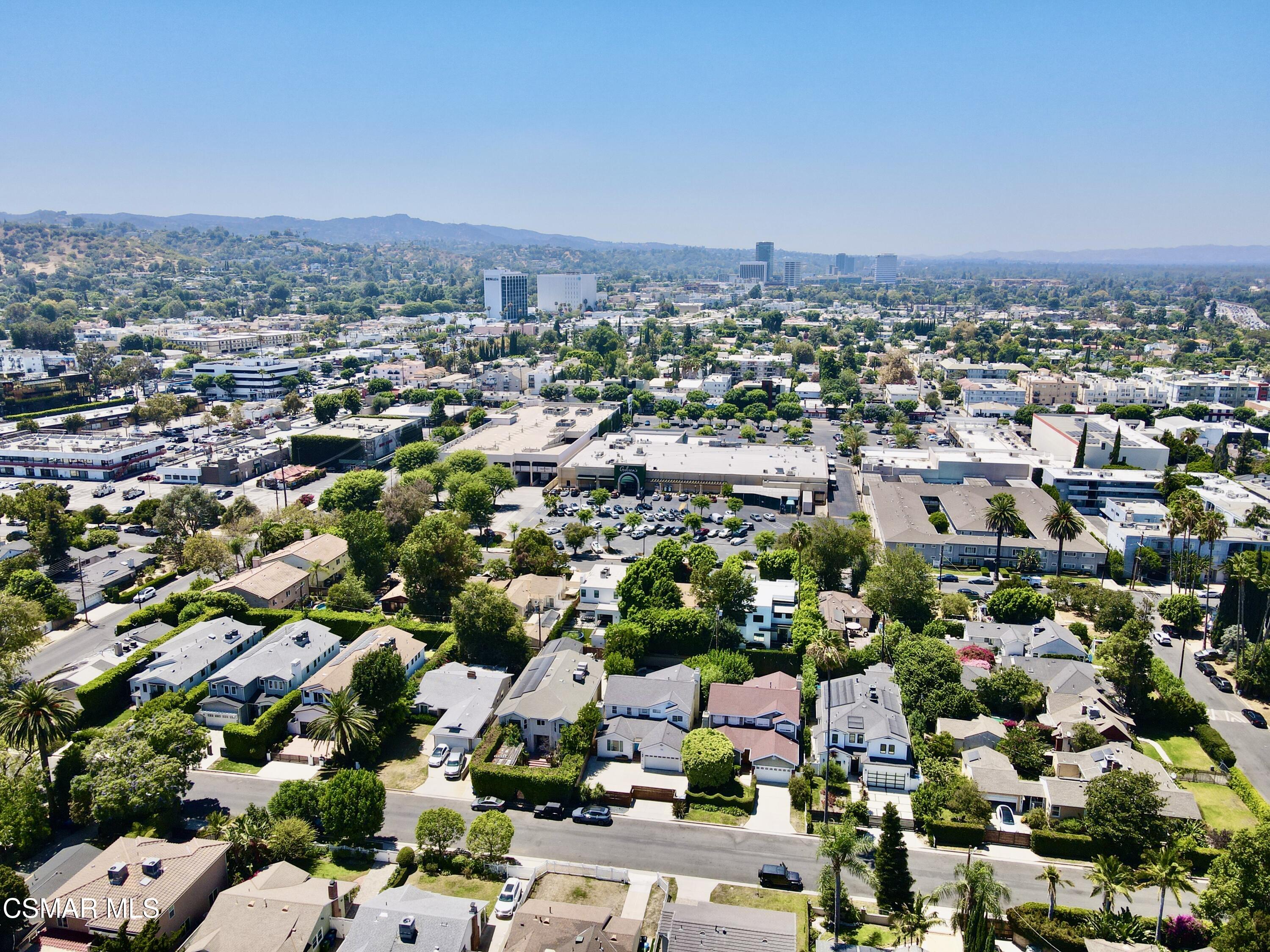 Residential in Sherman Oaks