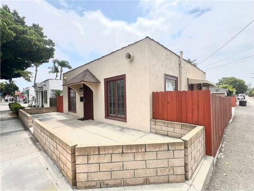 714 E Chapman Ave, Fullerton, CA, 92831-3806 | Card Image