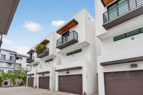 1044 N Victoria Park Rd, Fort Lauderdale, FL, 33304-2414 | Card Image