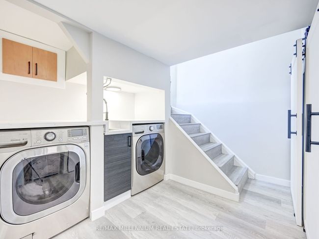 220 Beechy Dr, House attached with 5 bedrooms, 2 bathrooms and 3 parking in Richmond Hill ON | Image 17