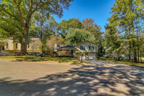 2911 Quinbery Dr, Snellville, GA, 30039-8010 | Card Image