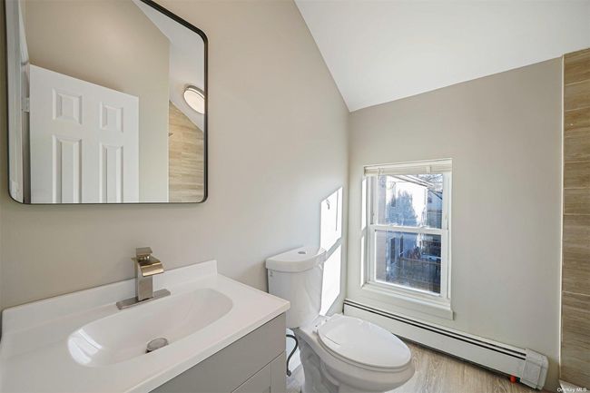2 - 158 Oldfield Ave, Condo with 3 bedrooms, 2 bathrooms and null parking in Amityville NY | Image 21