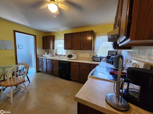 412 E State St, Corydon, IA, 50060-1433 | Card Image