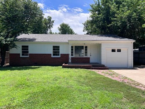 617 W 4th St, Haysville, KS, 67060-1533 | Card Image