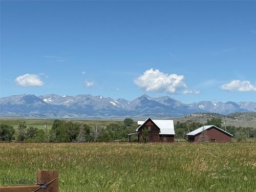 185 Howie Rd, Big Timber, MT, 59011-7807 | Card Image