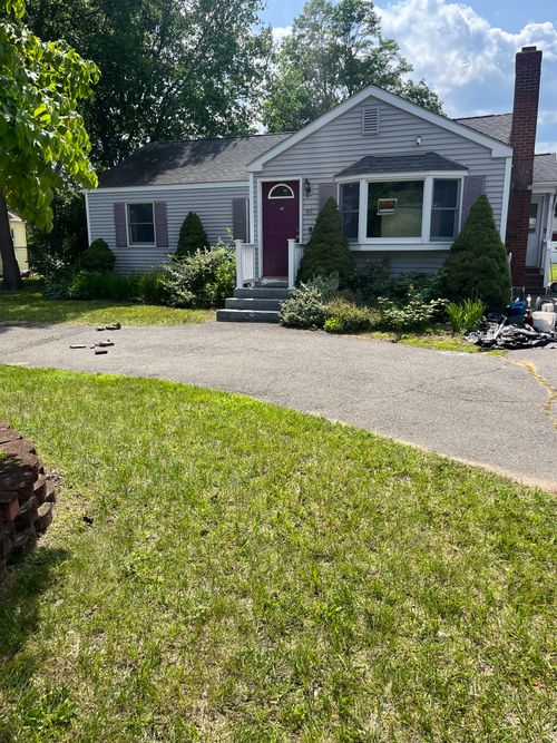 81 Cornwall Drive, Windsor Locks, CT, 06096 | Card Image