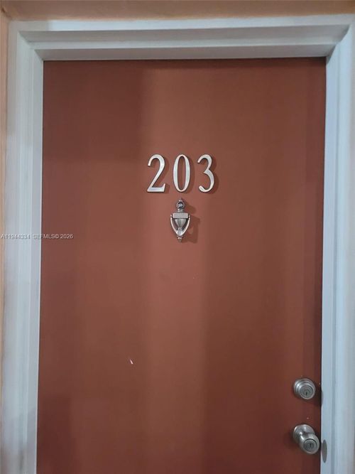 apt-203-5350 W 21st Ct, Hialeah, FL, 33016-7038 | Card Image
