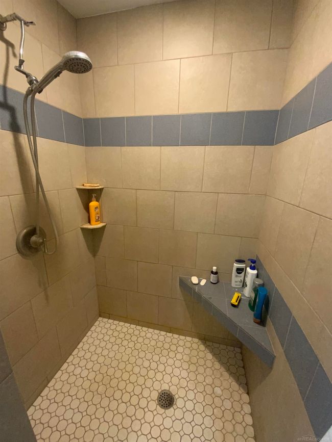 50171216-19f5264b-bf5b-4aa8-aa40-2f4e70aa3426.JPG | Image 26