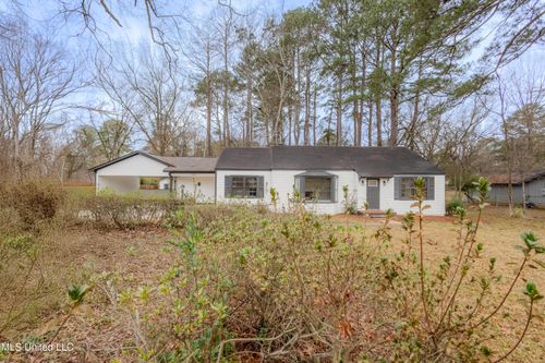 204 Colonial Circle, Jackson, MS, 39211 | Card Image