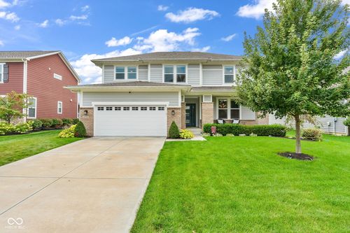 16505 Stableview Dr, Fortville, IN, 46040-8911 | Card Image