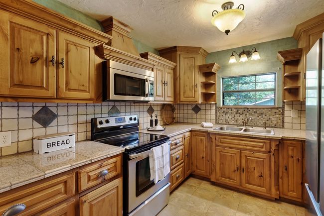 805 Wheeler St, Home with 2 bedrooms, 1 bathrooms and 2 parking in Mason TX | Image 16