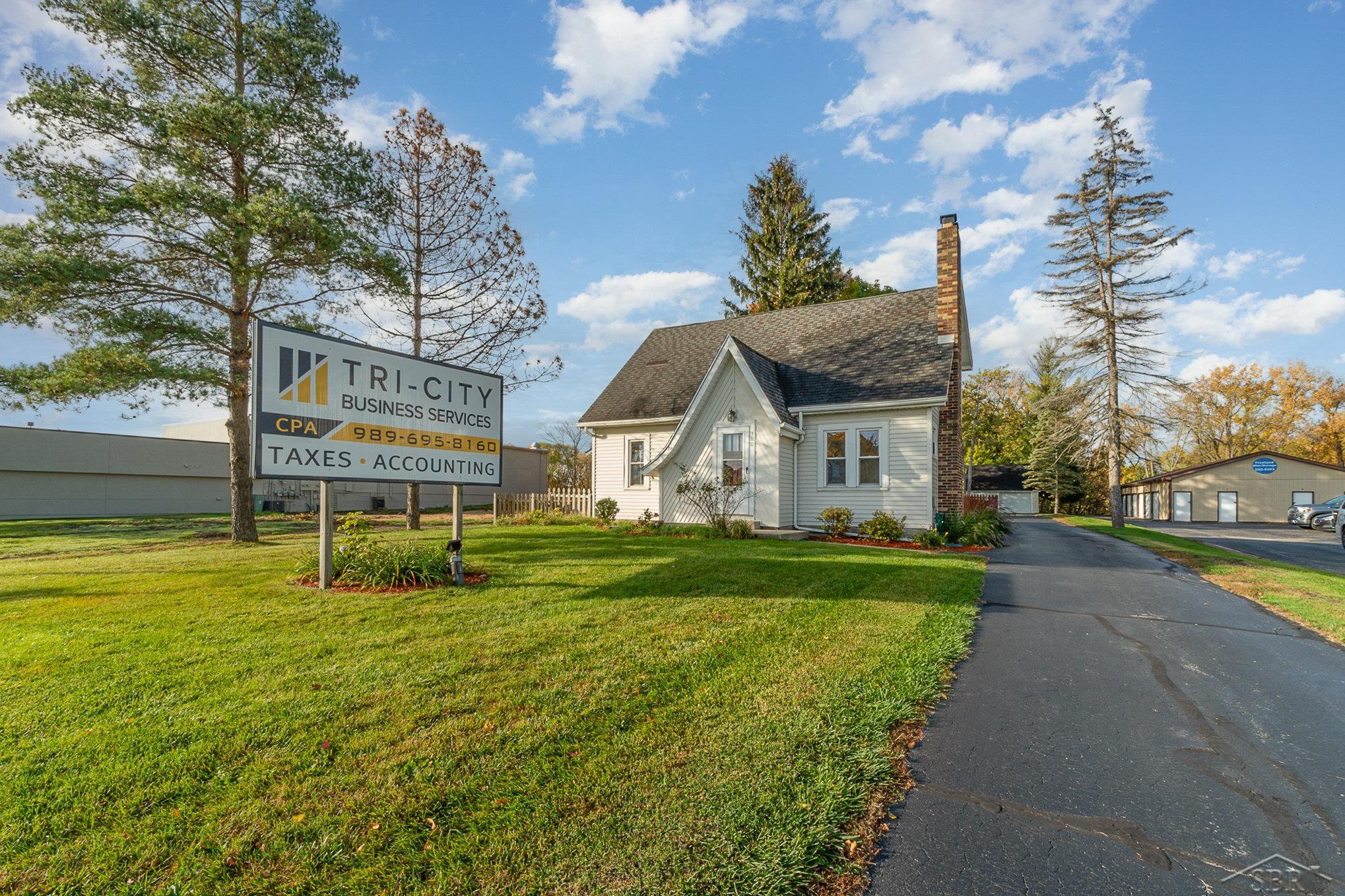 Main St, Freeland, MI 48623