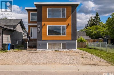 880 5th St E, Home with 4 bedrooms, 2 bathrooms and null parking in Prince Albert SK | Image 1