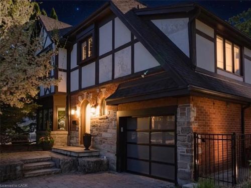 3 Oakwood Pl, Hamilton, ON, L8S4C9 | Card Image