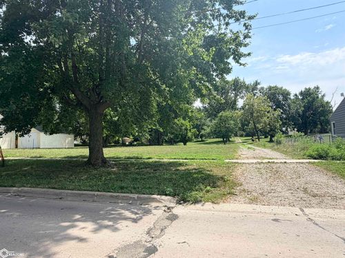 610 W Jefferson Ave, Fairfield, IA, 52556-3437 | Card Image
