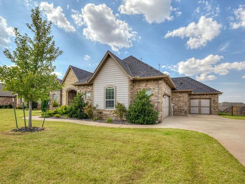 10405 Cherrywood Dr, Oklahoma City, OK, 73151-9434 | Card Image
